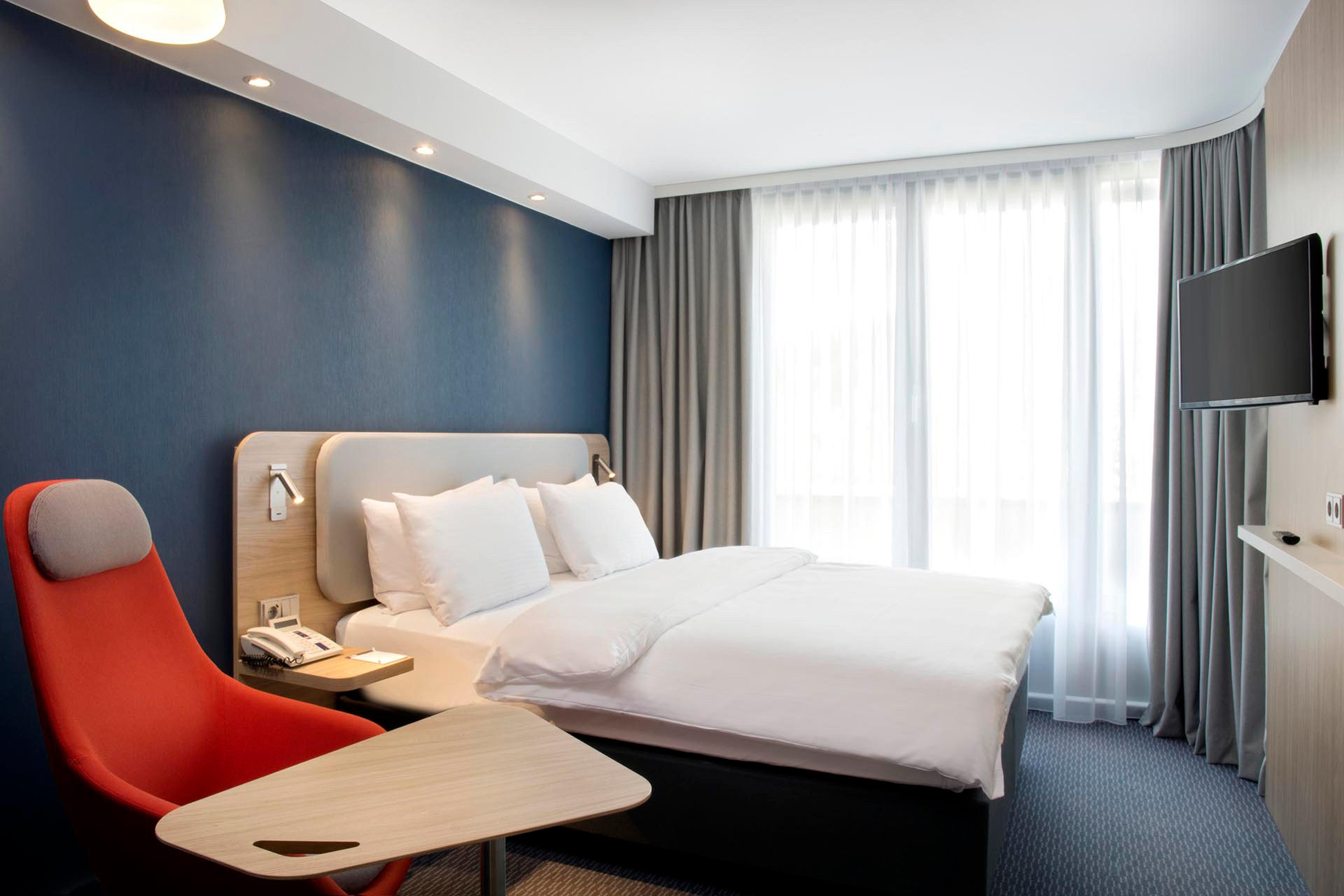 Holiday Inn Express - Regensburg By Ihg Exterior photo
