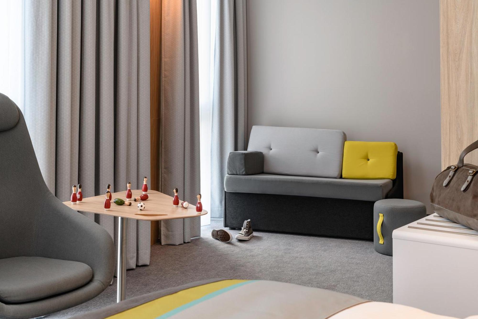 Holiday Inn Express - Regensburg By Ihg Exterior photo
