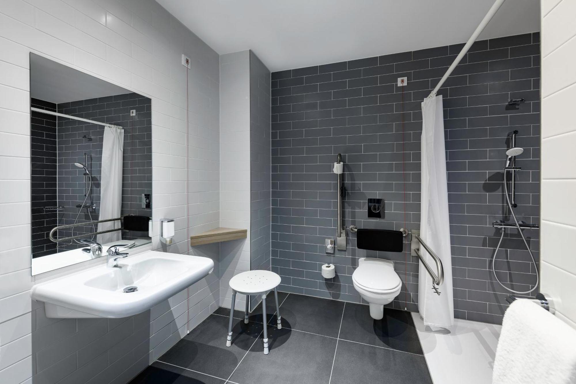 Holiday Inn Express - Regensburg By Ihg Exterior photo